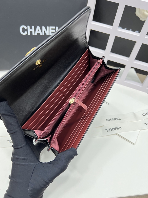 コピーシャネル激安財布着用イメージ